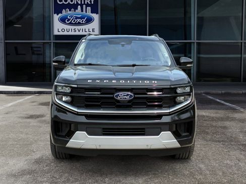 Used 2025 Ford Expedition Max Platinum w/ Driver's Package AWD/4WD image 22