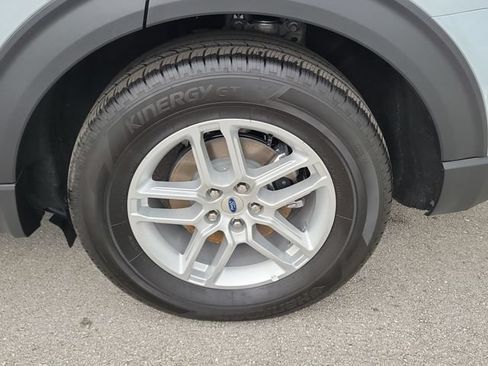 Used 2026 Ford Explorer Active RWD image 9