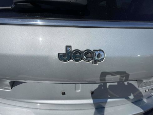 Used 2021 Jeep Grand Cherokee L Laredo w/ Luxury Tech Group I image 12