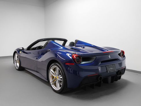 Used 2017 Ferrari 488 Spider Base image 65