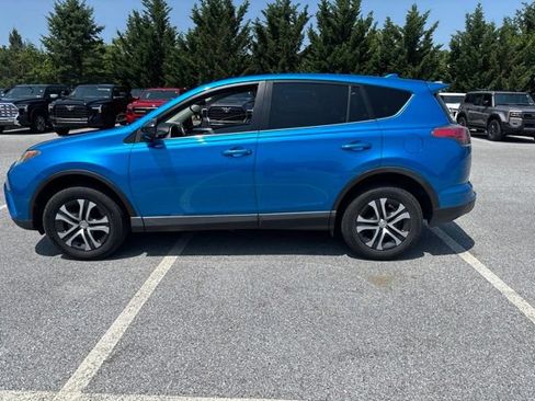 Used 2018 Toyota RAV4 LE w/ All Weather Liner Package AWD/4WD image 5