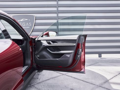 Used 2021 Porsche Taycan 4S image 22