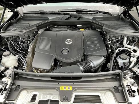 Used 2026 Mercedes-Benz GLC 300 4MATIC image 32