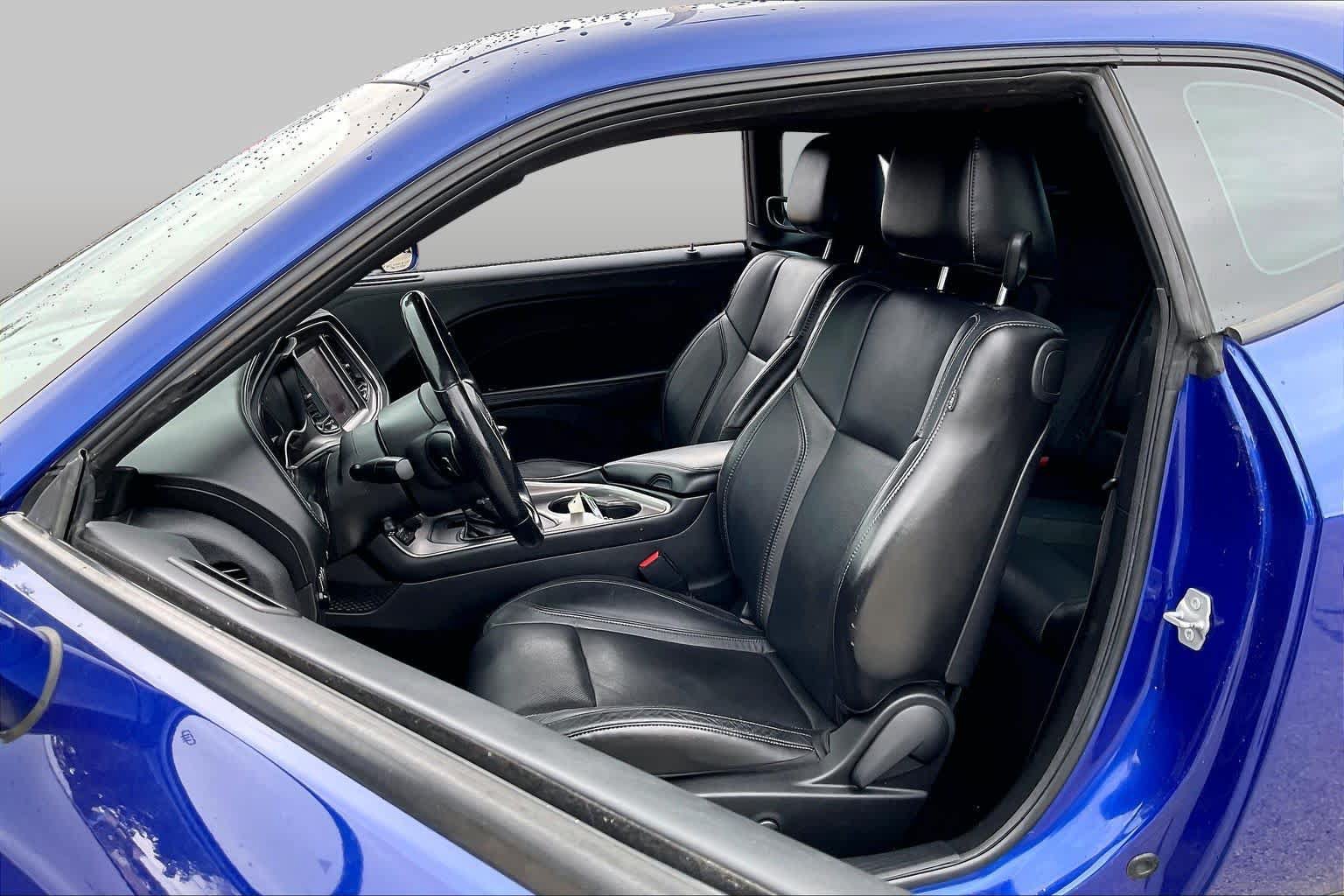 Certified 2022 Dodge Challenger SXT w/ Plus Package RWD image 7