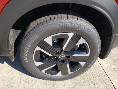 Used 2026 Nissan Kicks SV w/ SV Premium Package image 13