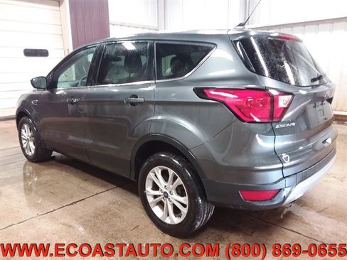 Used 2019 Ford Escape SE image 5