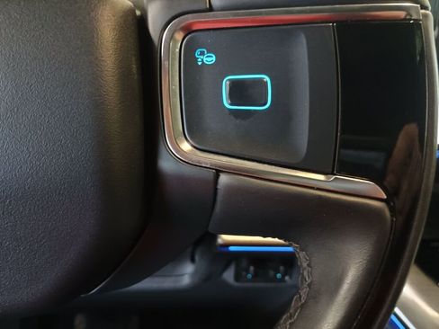 Used 2025 Ford Expedition Platinum image 10