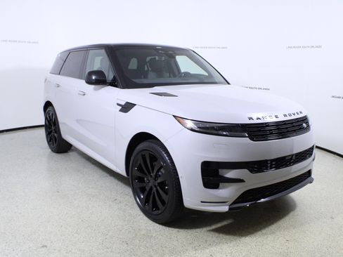 New 2026 Land Rover Range Rover Sport Dynamic SE AWD/4WD image 3