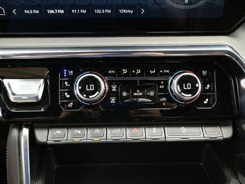 Used 2025 GMC Sierra 1500 Denali Ultimate AWD/4WD image 18
