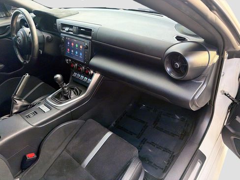 Used 2023 Toyota GR86 Premium image 29