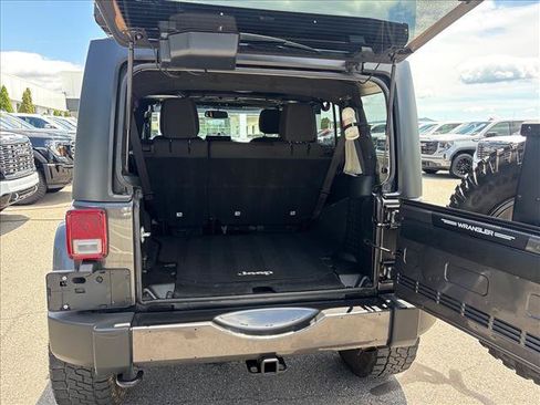 Used 2017 Jeep Wrangler Unlimited Sahara w/ Dual Top Group AWD/4WD image 22