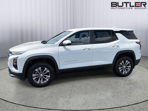 New 2026 Chevrolet Equinox LT w/ Convenience Package II FWD image 3