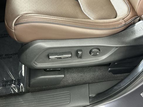 Used 2025 Honda Pilot Elite image 19