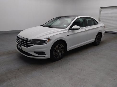 Used 2019 Volkswagen Jetta SEL Premium FWD image 2