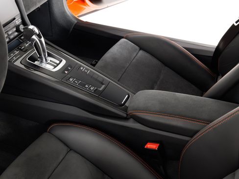 Used 2018 Porsche 911 GT3 RWD image 23