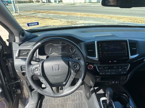 Used 2017 Honda Ridgeline RTL-E image 16