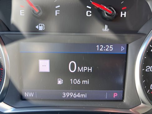 Used 2023 Chevrolet Traverse RS image 23