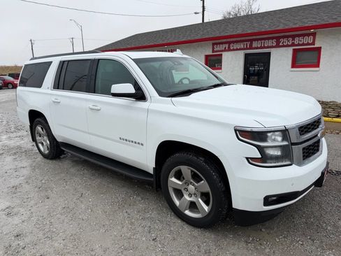 Used 2016 Chevrolet Suburban LT image 1
