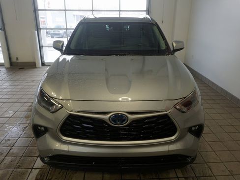 Used 2021 Toyota Highlander XLE image 14