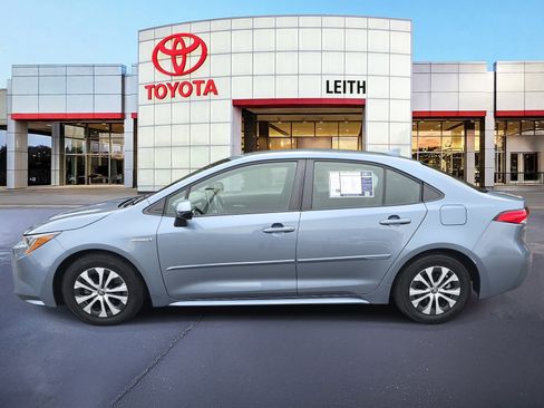 Used 2021 Toyota Corolla LE image 8