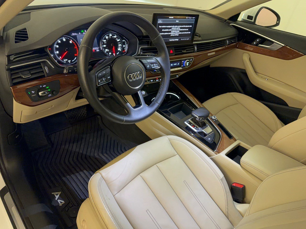 Used 2023 Audi A4 2.0T Premium w/ Convenience Package AWD/4WD image 4