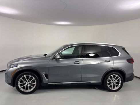 Used 2024 BMW X5 xDrive40i w/ Premium Package AWD/4WD image 4