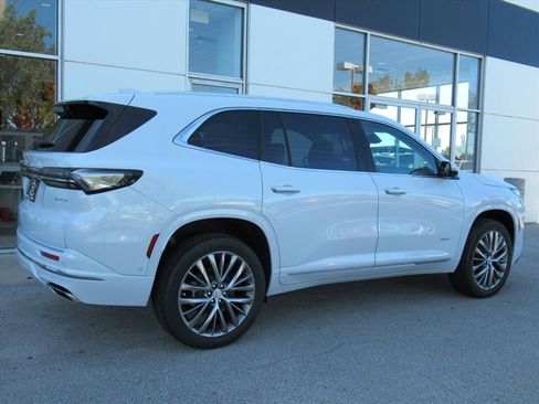 New 2026 Buick Enclave Avenir image 6