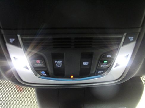 Used 2019 Acura RDX A-Spec image 13