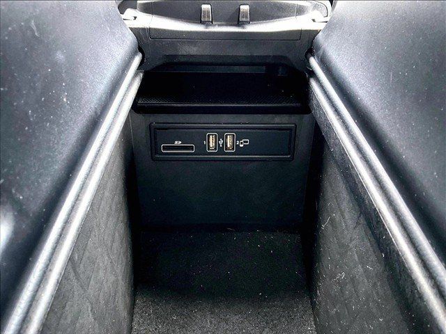 Used 2019 Mercedes-Benz GLC 300 4MATIC image 24