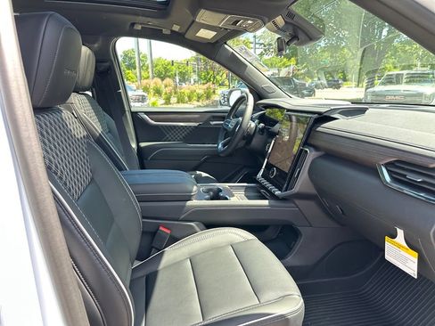 New 2026 GMC Acadia Denali w/ Super Cruise Package AWD/4WD image 51