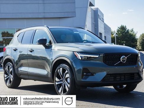 Used 2026 Volvo XC40 B5 Ultra w/ Protection Package Premier AWD/4WD image 1