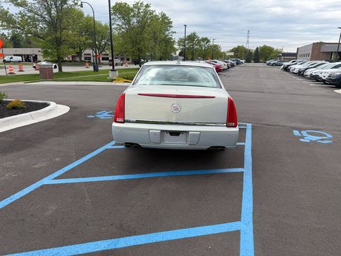 Used 2009 Cadillac DTS FWD image 6