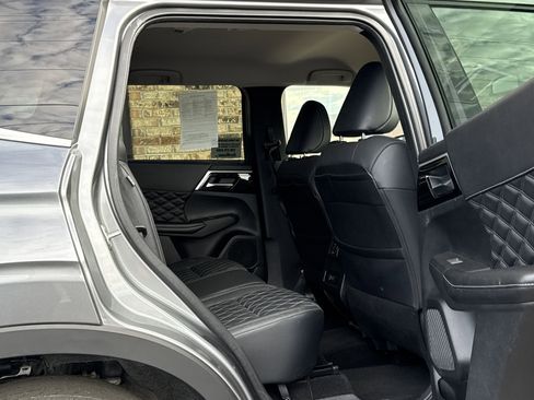 Used 2022 Mitsubishi Outlander SEL image 14