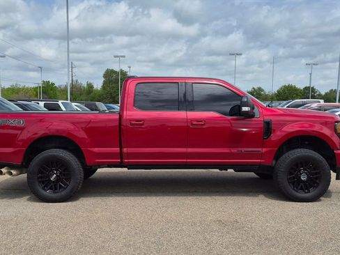 Used 2021 Ford F250 Lariat image 2