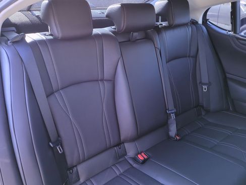 Certified 2023 Lexus ES 300h Ultra Luxury image 33