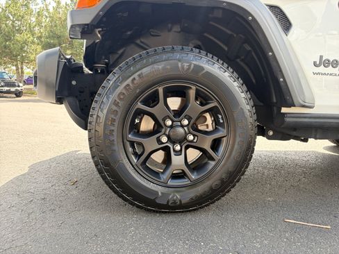 Used 2022 Jeep Wrangler Sport AWD/4WD image 11