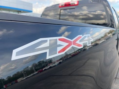 Used 2022 Chevrolet Colorado LT w/ LT Convenience Package image 10