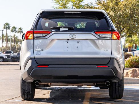 Used 2023 Toyota RAV4 LE image 5