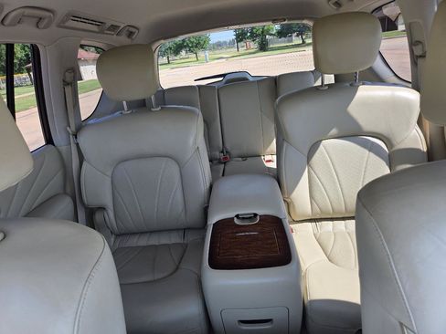 Used 2015 INFINITI QX80 4WD w/ Deluxe Technology Package image 21