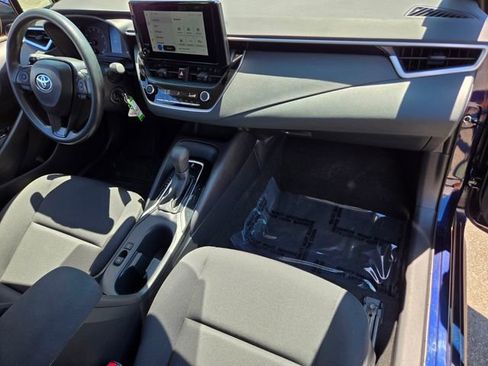 Used 2025 Toyota Corolla LE FWD image 21