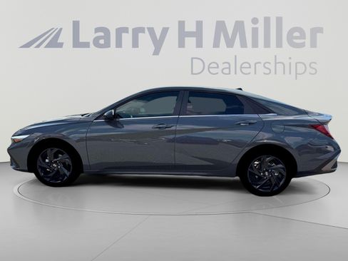 New 2026 Hyundai Elantra SEL Sport Premium FWD image 3