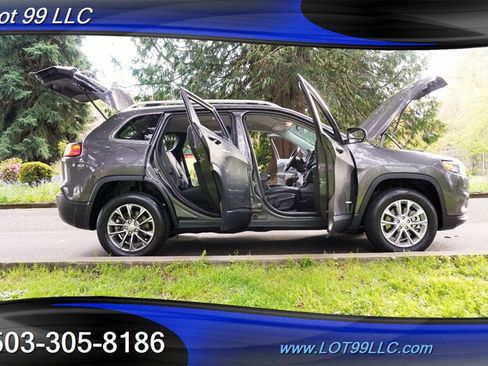 Used 2019 Jeep Cherokee Latitude Plus w/ Cold Weather Group AWD/4WD image 28