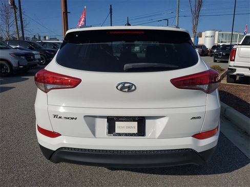 Used 2017 Hyundai Tucson SE image 5