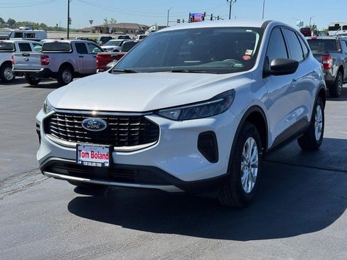 Used 2025 Ford Escape Active AWD/4WD image 8