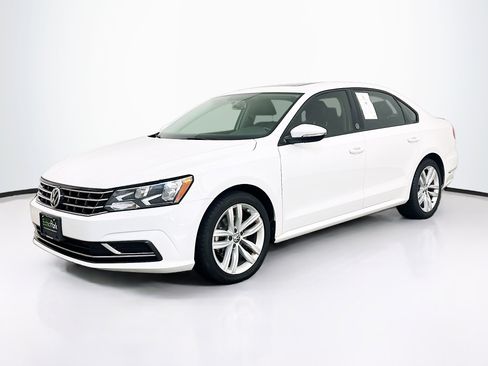 Used 2019 Volkswagen Passat 2.0T Wolfsburg w/ Wheels & Sunroof Package FWD image 3