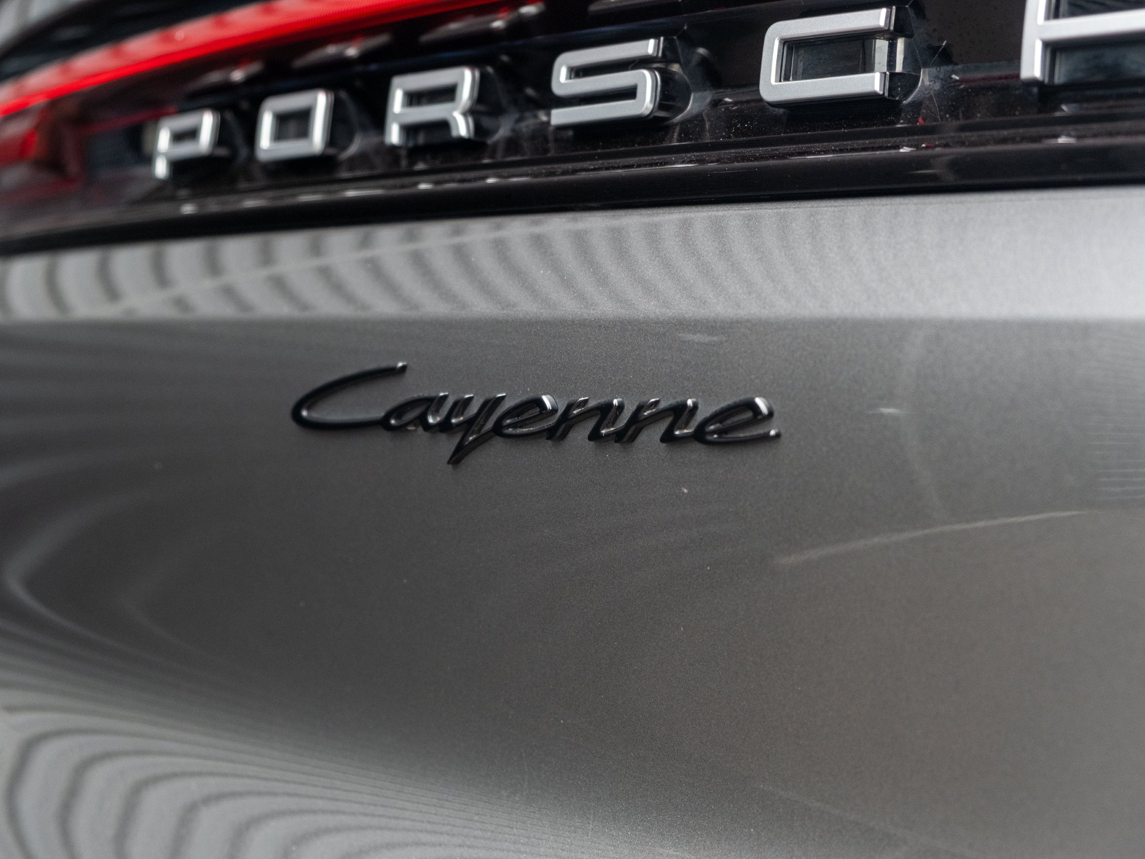 Used 2024 Porsche Cayenne Coupe AWD/4WD image 21