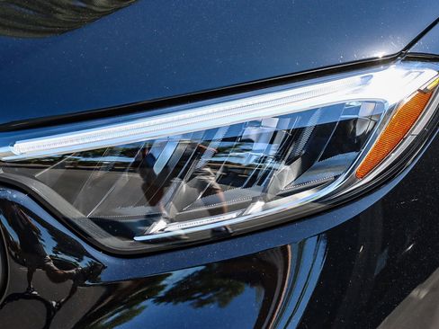 New 2025 Mercedes-Benz GLC 300 4MATIC image 7