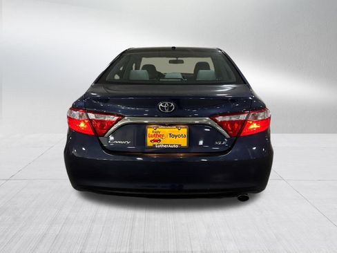 Used 2017 Toyota Camry XLE w/ Moonroof Package FWD image 8
