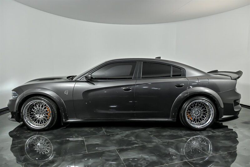 Used 2022 Dodge Charger SRT Hellcat w/ Carbon/Suede Interior Package RWD image 6