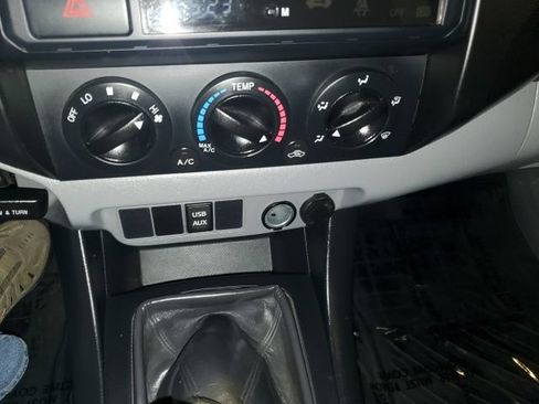 Used 2013 Toyota Tacoma 2WD Access Cab image 19